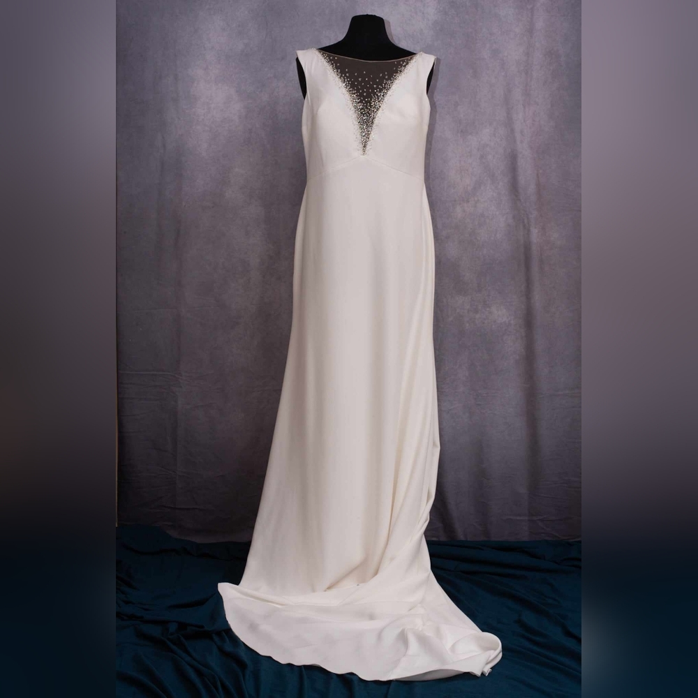 Pronovias wedding gown size 14
